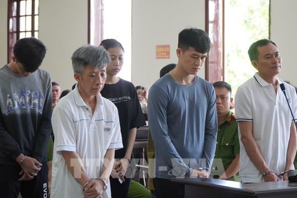 Phạt tù các bị cáo trong vụ nhận hối lộ tại Trung tâm Đăng kiểm ở Đồng Tháp