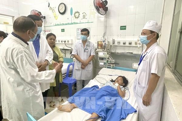 Vụ nghi ngộ độc thực phẩm ở Đồng Nai: Đoàn bác sỹ từ TP Hồ Chí Minh hỗ trợ điều trị ca nặng
