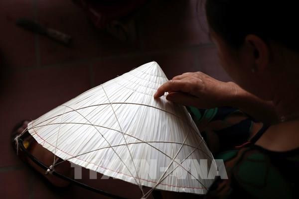 Nghề làm nón lá dân làng Phú Châu