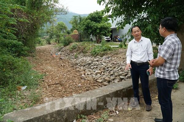 Sống gần đập nước vẫn thiếu nước sinh hoạt