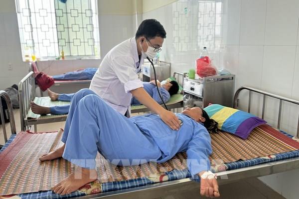 5 người phải nhập viện sau khi ăn cá nóc ​