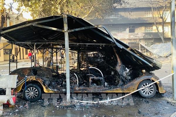 40 xe điện du lịch ở Hội An bị thiêu rụi