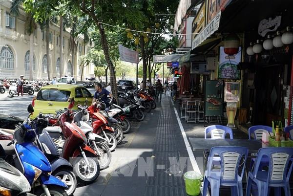 TPHCM thu phí sử dụng tạm thời một phần hè phố tại 11 tuyến đường trung tâm