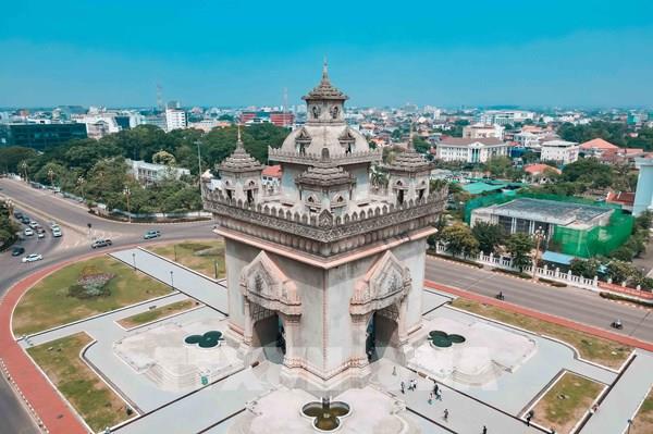  Khám phá vẻ đẹp Patuxai - Đài Chiến thắng nổi tiếng của Lào
