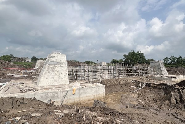 Kiểm tra tiến độ thi công móng 4 vị trí vượt sông Dự án đường dây 500kV mạch 3