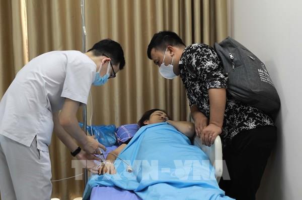 Hàng trăm công nhân nhập viện nghi ngộ độc sau bữa ăn trưa