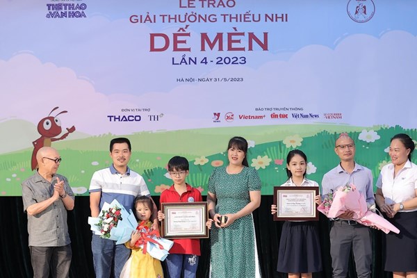 Giải thưởng Dế Mèn 2024: Công bố 10 tác phẩm vào chung khảo