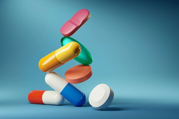 Bắt giữ 7 đối tượng, thu giữ trên 100 tấn thuốc tân dược và thực phẩm chức năng giả