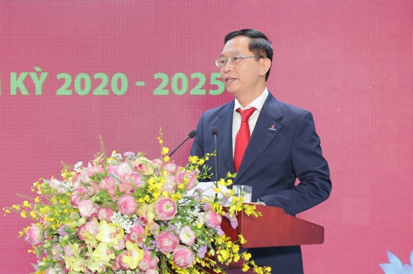 Trao quyết định chuẩn y ông Trần Quang Dũng làm Phó Bí thư Đảng ủy Petrovietnam