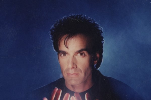 Ảo thuật gia huyền thoại David Copperfield đối mặt với cáo buộc quấy rối tình dục