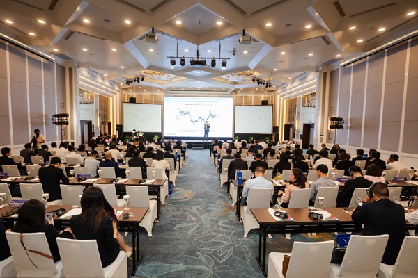 Phát triển thị trường giao dịch kim loại liên thông với thế giới