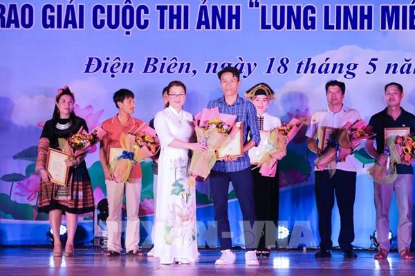 Phóng viên TTXVN đoạt giải Nhất cuộc thi ảnh “Lung linh miền Hoa Ban” năm 2024