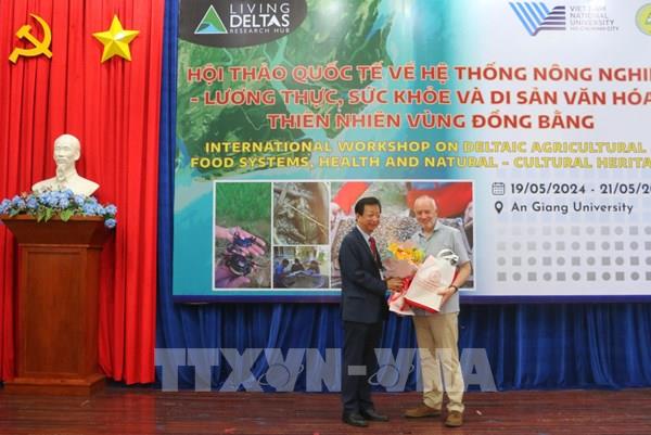 Đồng bằng sông Cửu Long cấp bách phát triển nông nghiệp “thuận thiên”