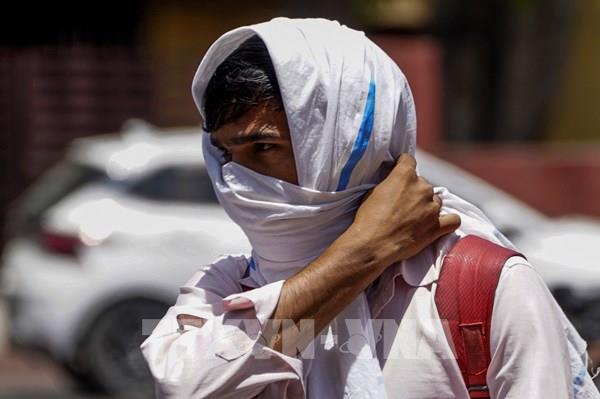 Ấn Độ yêu cầu các trường cho nghỉ hè sớm do nắng nóng