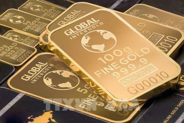 Giá vàng châu Á giảm nhẹ sau số liệu kinh tế mới của Mỹ
