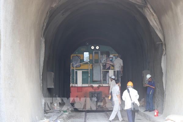 Sự cố sụt lở hầm đường sắt Chí Thạnh: Phú Yên phân luồng giao thông
