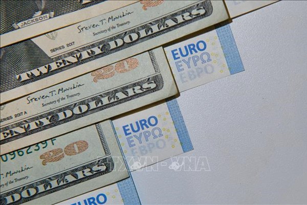 Lãi suất cơ bản ở châu Âu giảm và tác động với người tiêu dùng