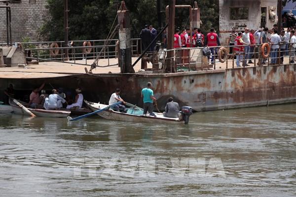 Ai Cập: Xe buýt rơi xuống sông Nile, 11 người thiệt mạng