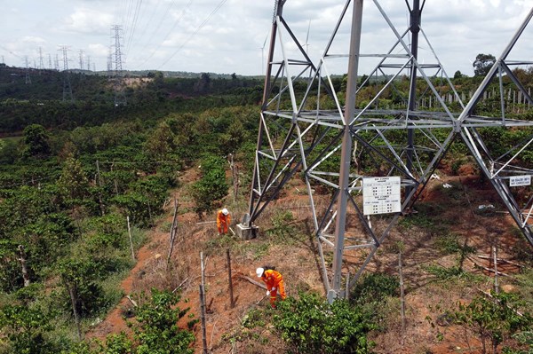 Vượt khó giữ vững dòng điện - Bài 1: Tiềm ẩn nhiều rủi ro