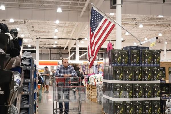 Doanh số bán lẻ tại Mỹ giảm mạnh nhất trong gần hai năm