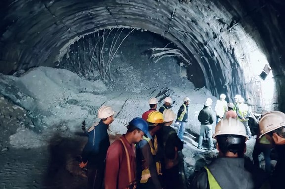 Ấn Độ: Sập mỏ đá khiến ít nhất 13 người thiệt mạng