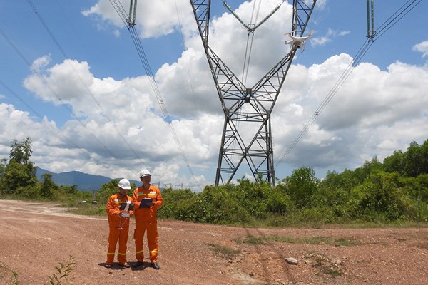 EVNNPT đảm bảo truyền tải điện an toàn mùa nắng nóng