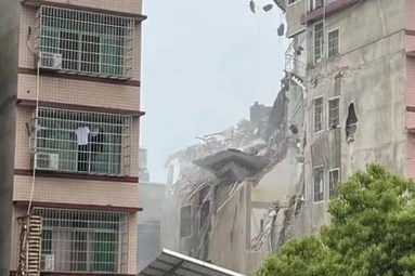 Sập một phần tòa chung cư ở Trung Quốc, nhiều người thương vong
