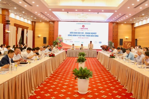 Báo chí - doanh nghiệp đồng hành cùng phát triển