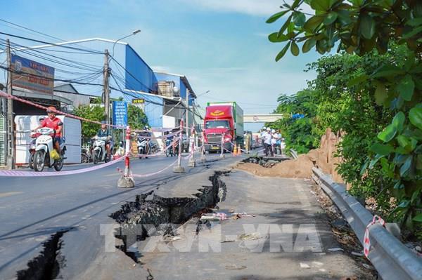 Xử lý sạt lở Quốc lộ 80: Phương tiện được lưu thông 2 chiều trên tuyến tránh Long Xuyên