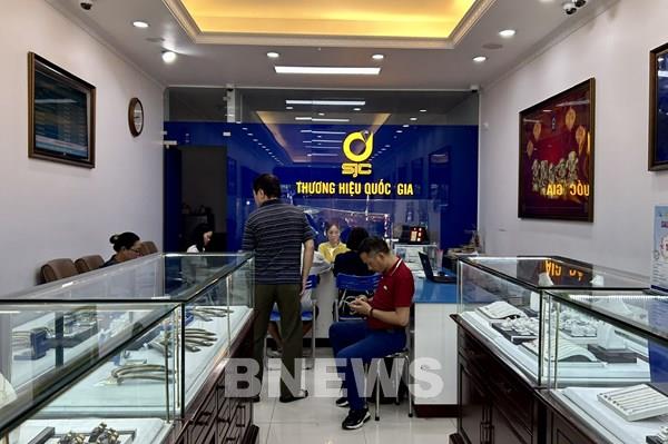 Doanh nghiệp vàng vắng khách, cháy hàng 