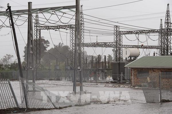 Mưa lớn gây lũ lụt tại Nam Phi, 12 người thiệt mạng