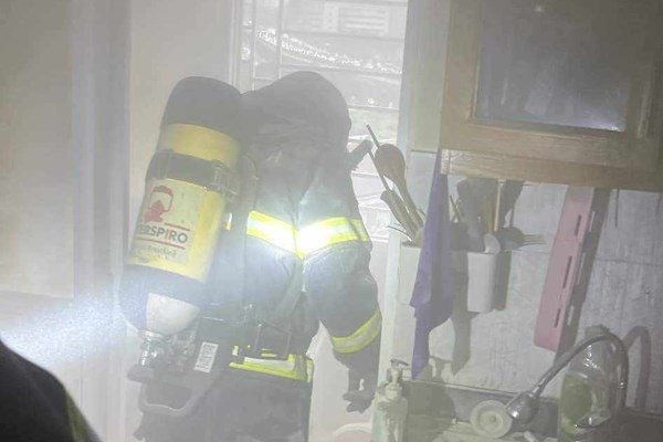 Hà Nội: Cháy chung cư mini ở Mỹ Đình giữa trời mưa lớn