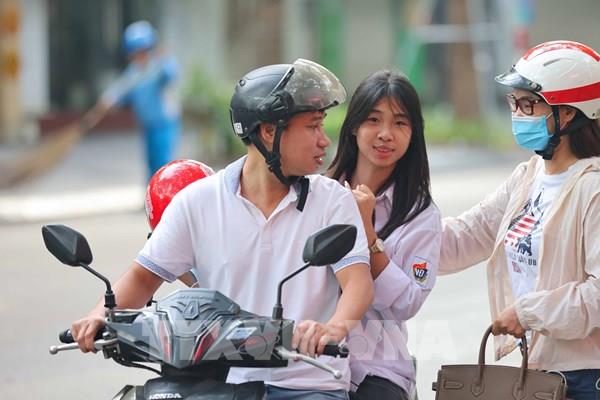 Học sinh Hà Nội tham dự kỳ thi tuyển sinh vào lớp 10 công lập