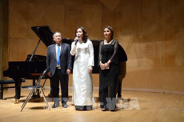 Kiều bào tại Pháp lan tỏa hoạt động thiện nguyện vì trẻ mồ côi Việt Nam