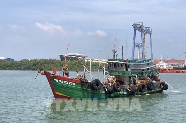 Phát hiện tàu cá vận chuyển 80.000 lít dầu D.O không rõ nguồn gốc