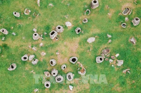 Khám phá bí ẩn Cánh đồng Chum Xiengkhouang ở Lào