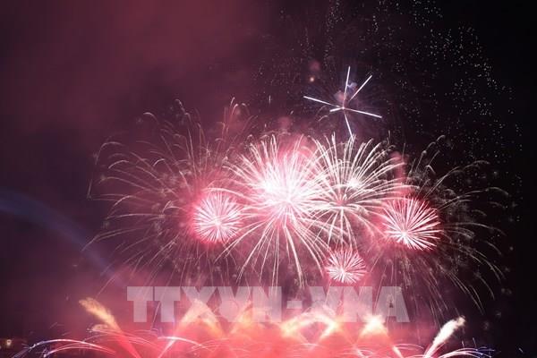 Sông Hàn rực sáng trong đêm khai mạc Lễ hội Pháo hoa quốc tế Đà Nẵng – DIFF 2024