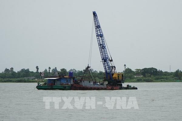 Đồng Tháp tạm dừng khai thác mỏ cát phục vụ thi công cao tốc Cần Thơ - Cà Mau