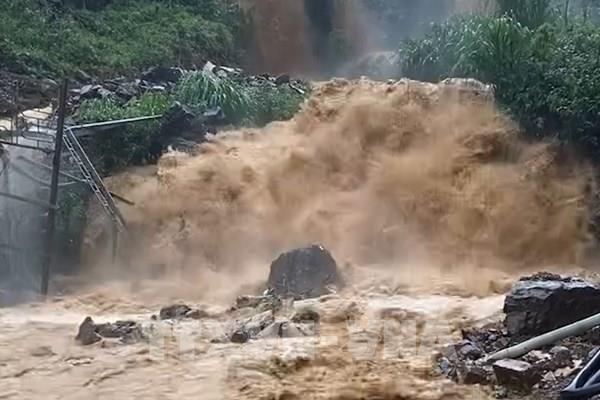 Bắc Bộ và Nam Bộ có mưa và dông