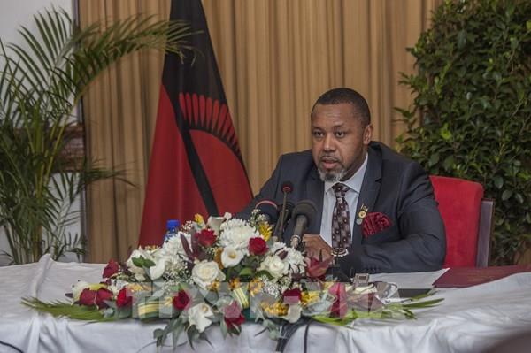 Máy bay chở Phó tổng thống Malawi mất tích