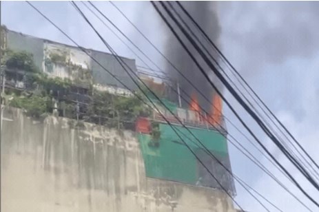 Hà Nội: Cháy nhà dân ở ngõ 159, phố Pháo Đài Láng