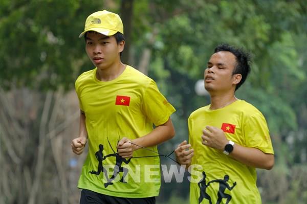 Những chiến binh khiếm thị câu lạc bộ chạy Blind Runner