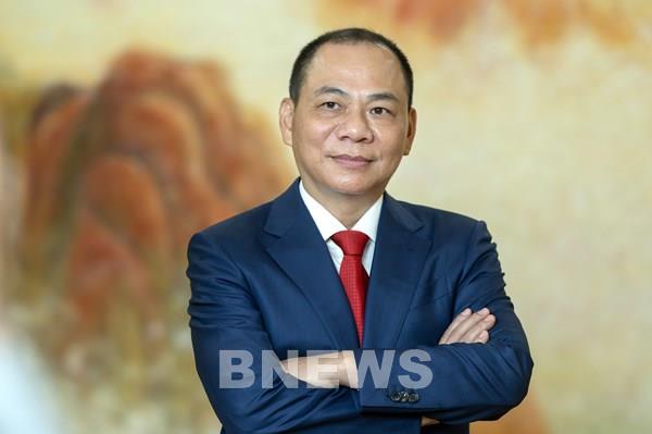 Bloomberg: Tỷ phú giàu nhất Việt Nam quyết tâm đi đến cùng cho giấc mơ xe điện