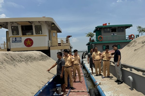 Tạm giữ hơn 3.500 m3 cát từ việc bắt giữ đối tượng đánh bạc trên sông Bạch Đằng