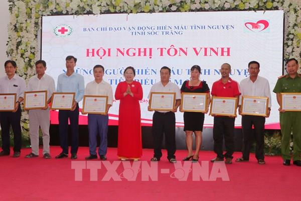 Sóc Trăng tôn vinh 143 cá nhân hiến máu