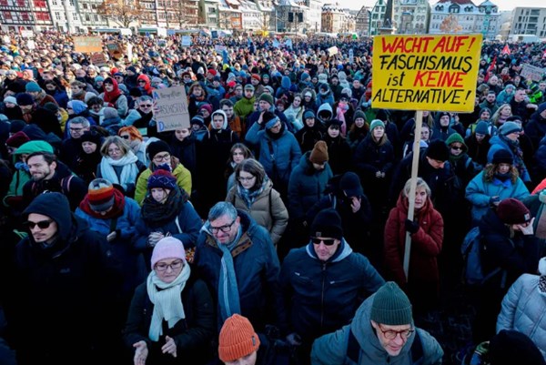 Các công nhân tại cảng biển ở Đức đồng loạt đình công