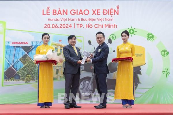 Honda Việt Nam và Vietnam Post mở rộng dự án sử dụng xe điện giao hàng