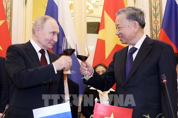Tổng thống Nga V. Putin kết thúc tốt đẹp chuyến thăm cấp Nhà nước tới Việt Nam