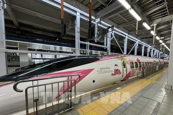 Nhật Bản: Chuyến tàu đặc biệt kỷ niệm 50 năm sinh nhật Hello Kitty