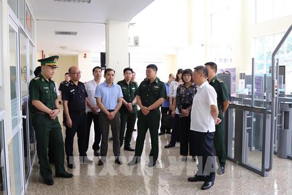 Tập trung máy móc, phương tiện bảo đảm thực hiện các chức năng cửa khẩu